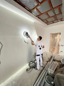 Механизированная шпаклевка стен под покра: современный подход к идеальной отделке